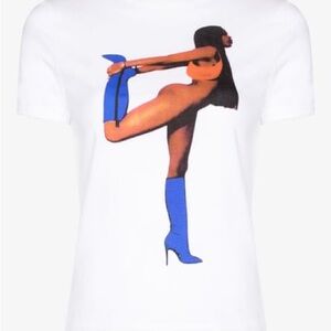 Chic White Tee with Blue Graphic